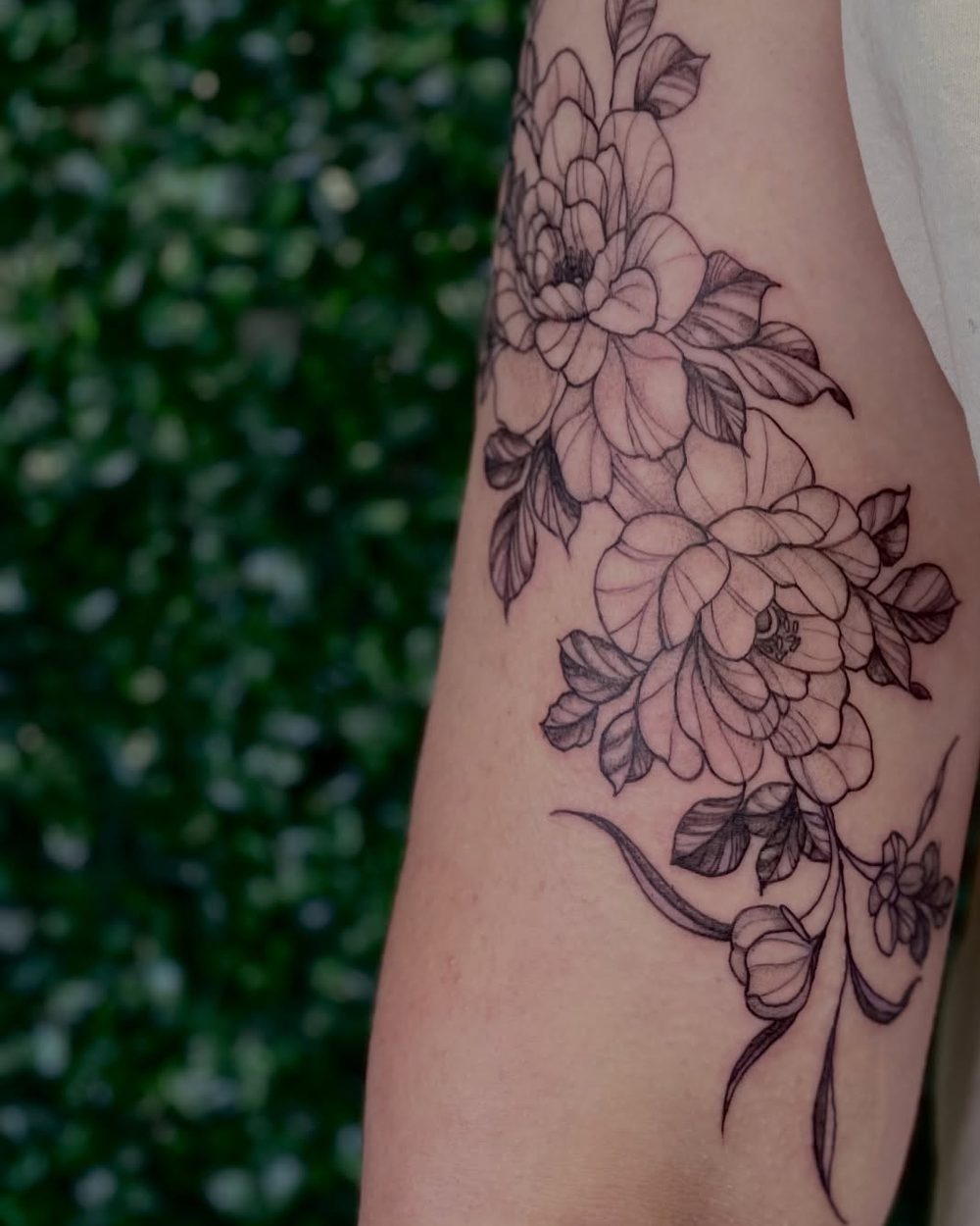 Fine line peony sleeve